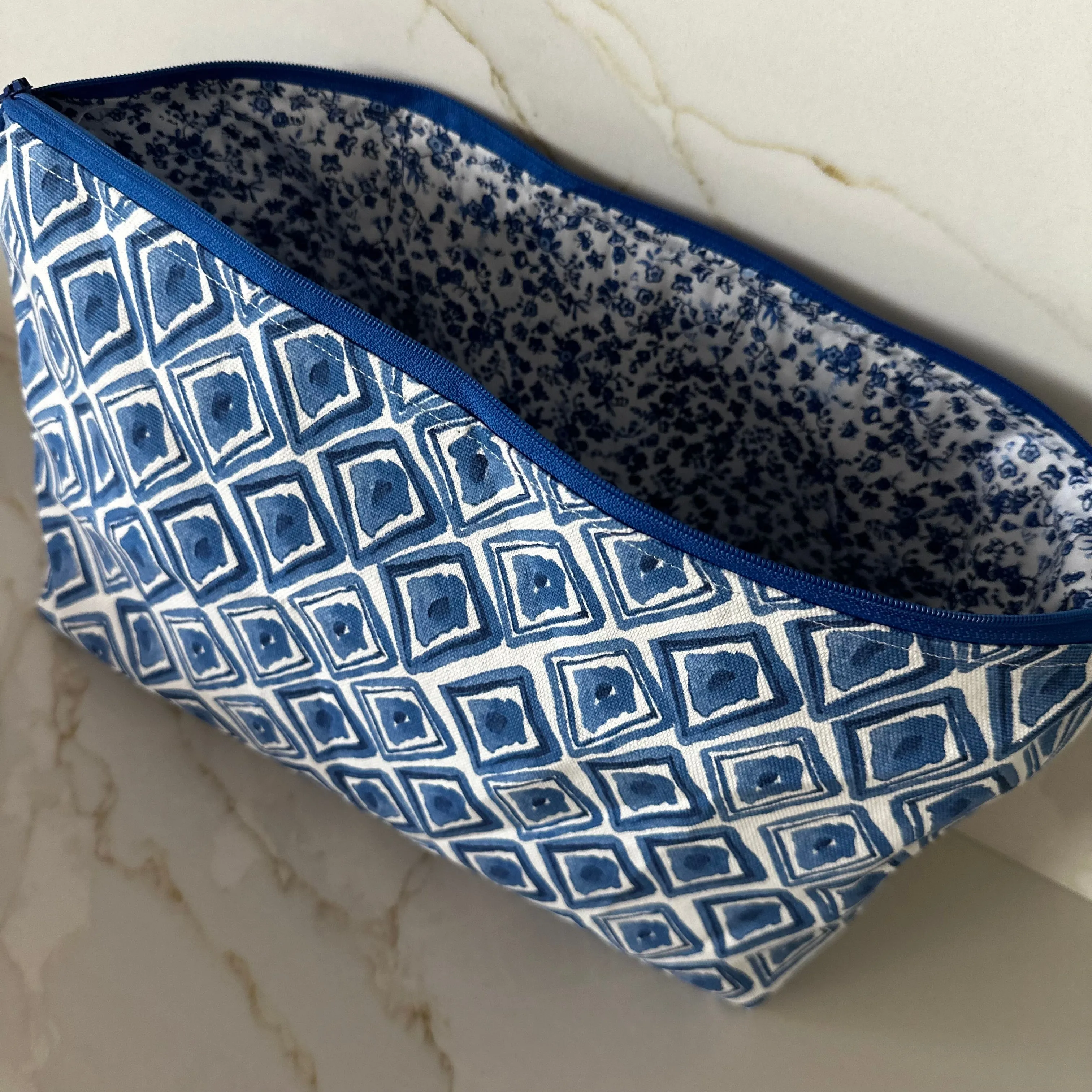 Blue Pyramids Zipper Bags