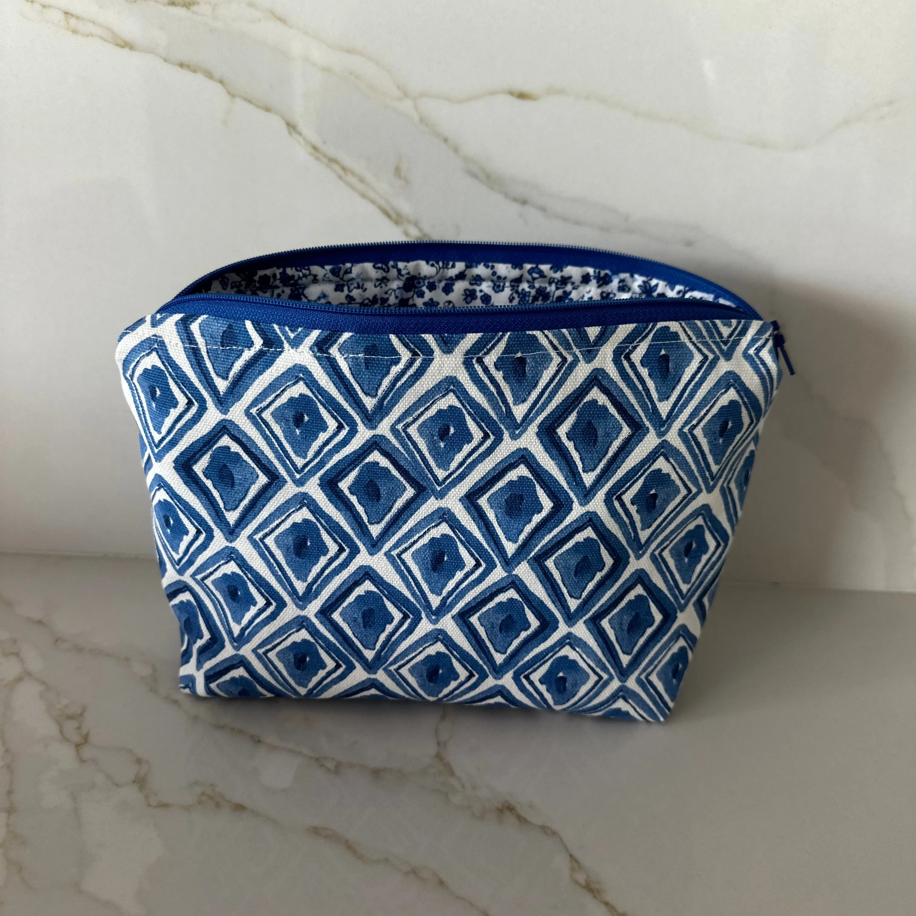 Blue Pyramids Zipper Bags