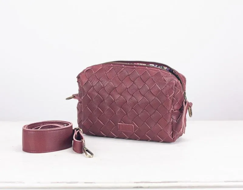 Calliope bag - Handwoven burgundy leather