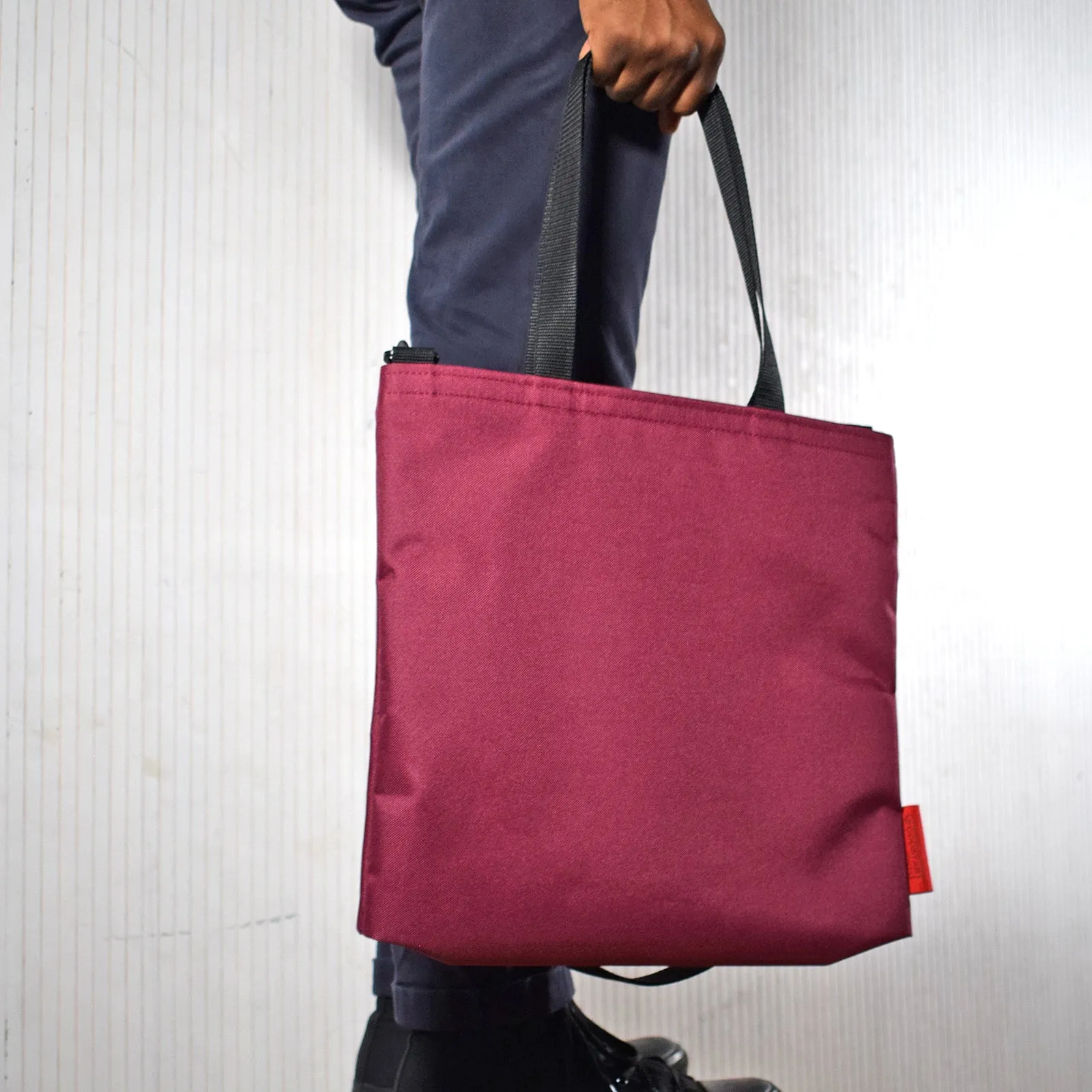 Compact UTILITY Tote Bag | WINE