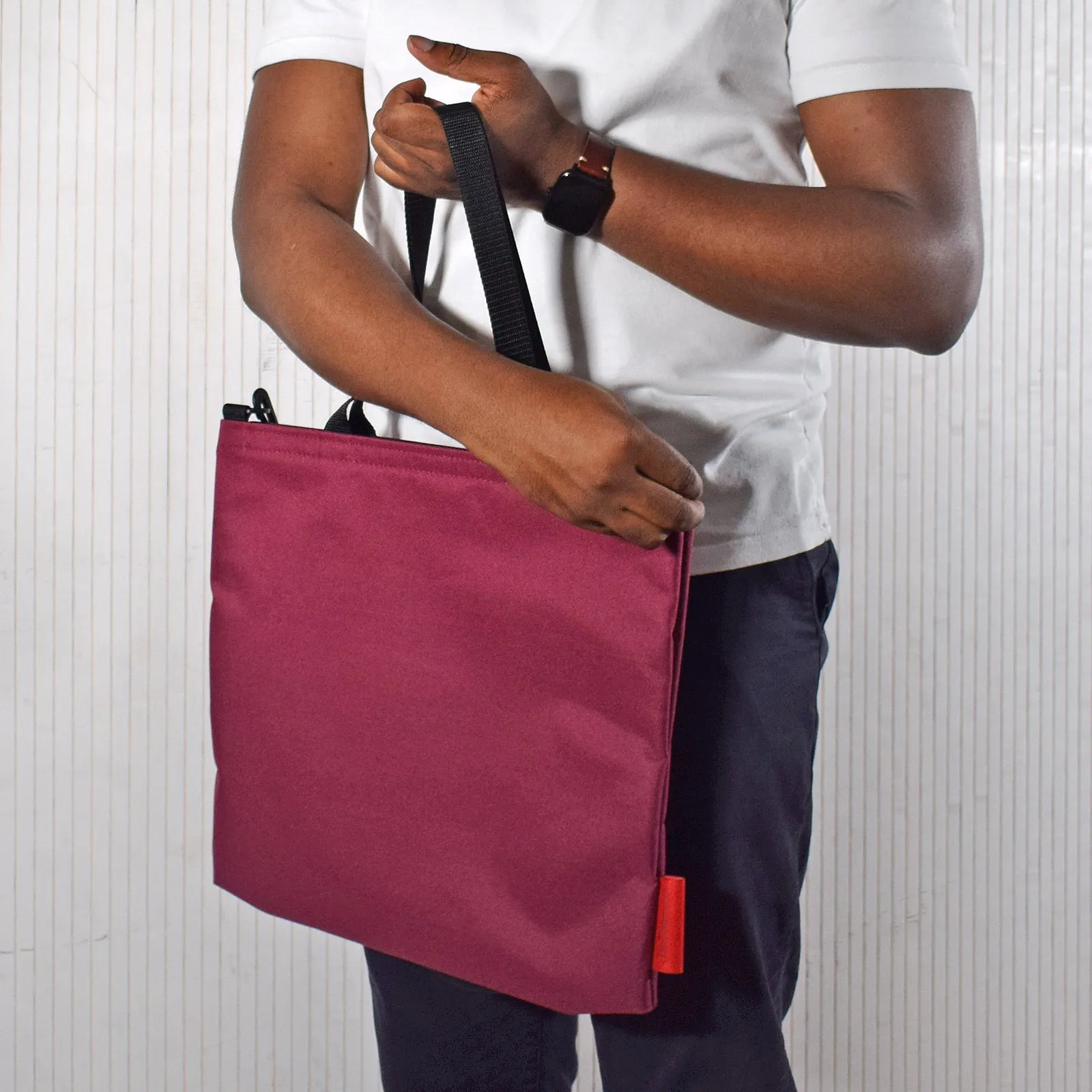 Compact UTILITY Tote Bag | WINE