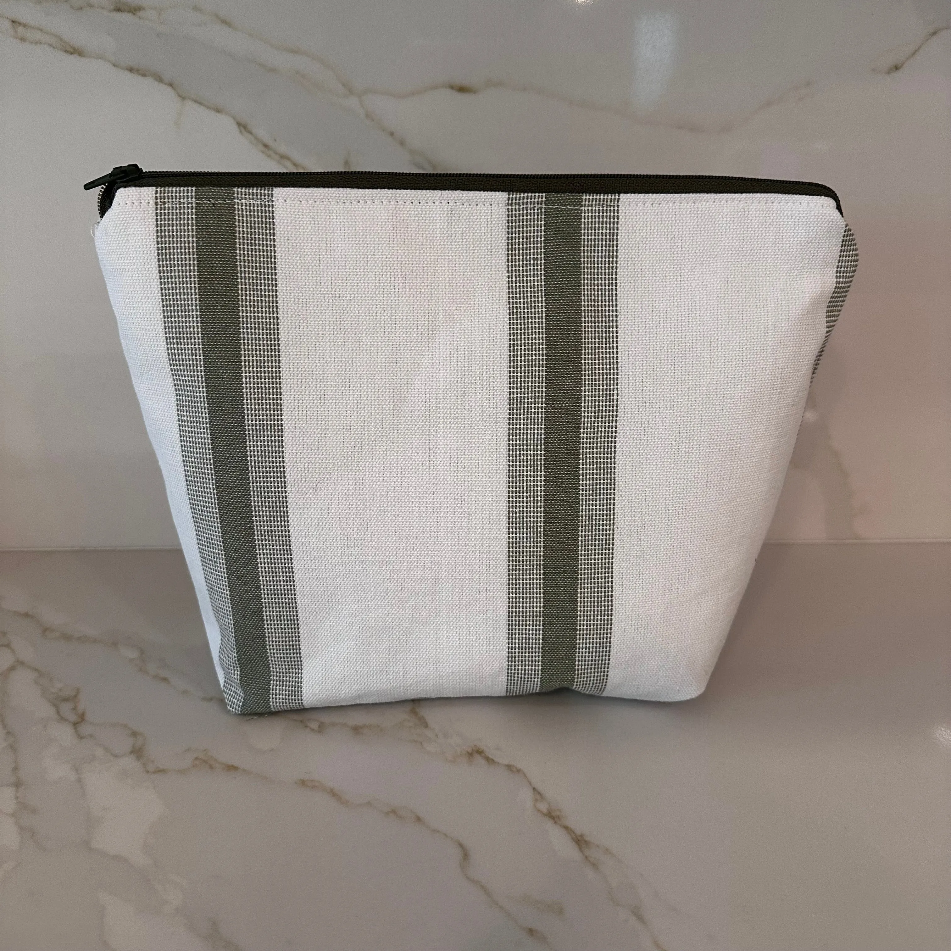 Plateia Sage Stripe Zipper Bags