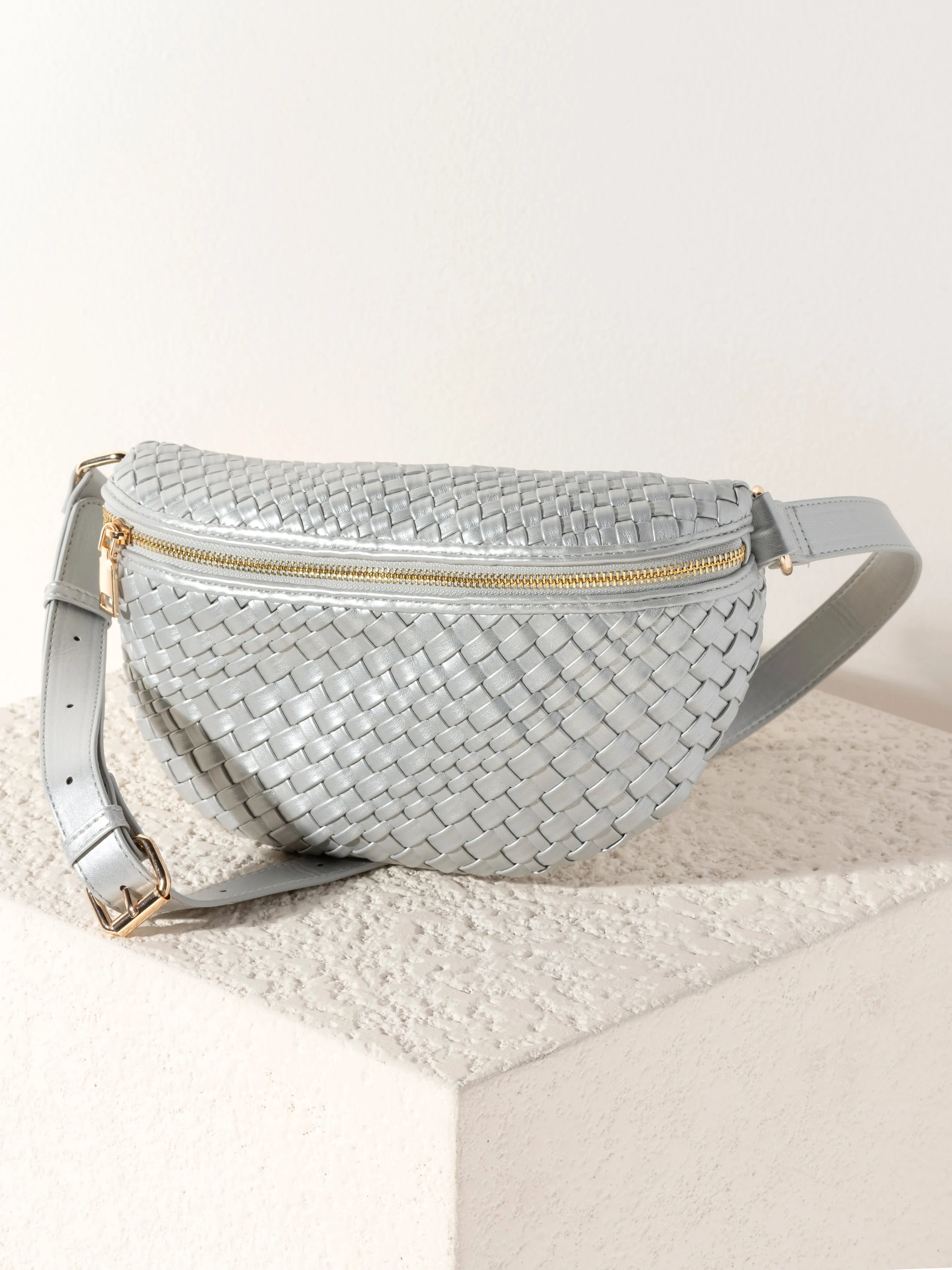 Shiraleah Blythe Sling Bag, Silver