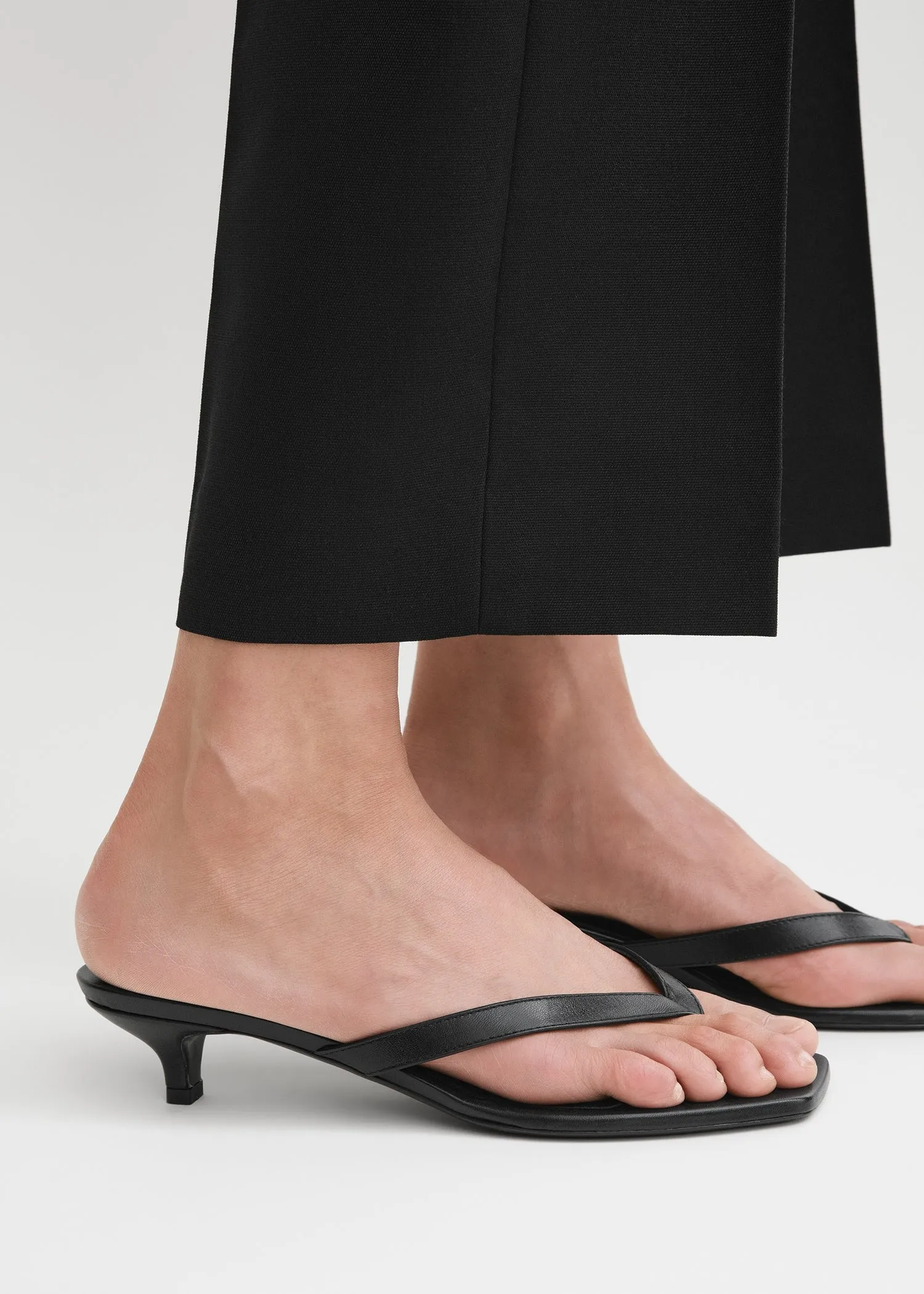 The Flip-Flop Heel black