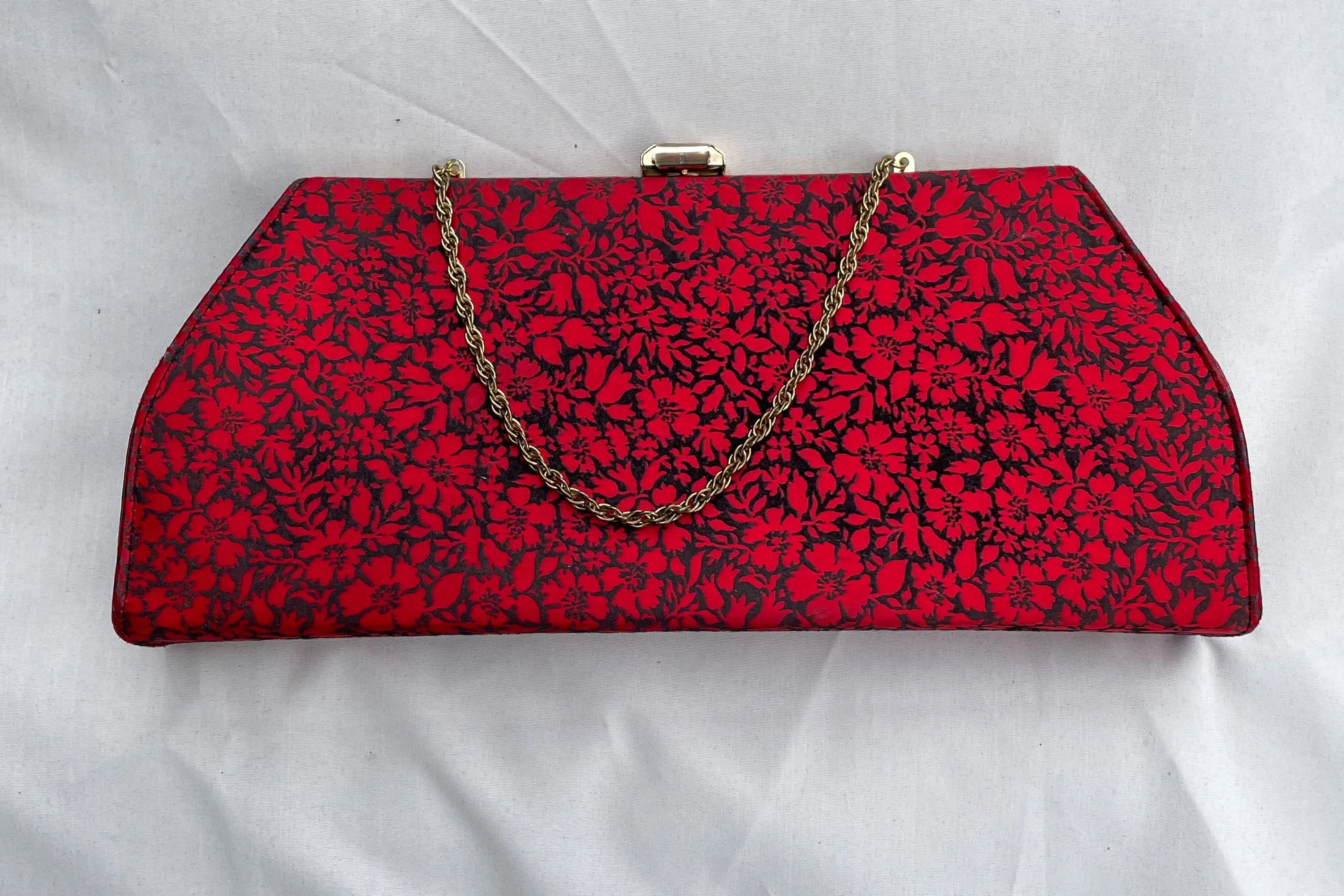 Vintage 50s/60s Red & Black Flocked Clutch Handbag   Chain Strap